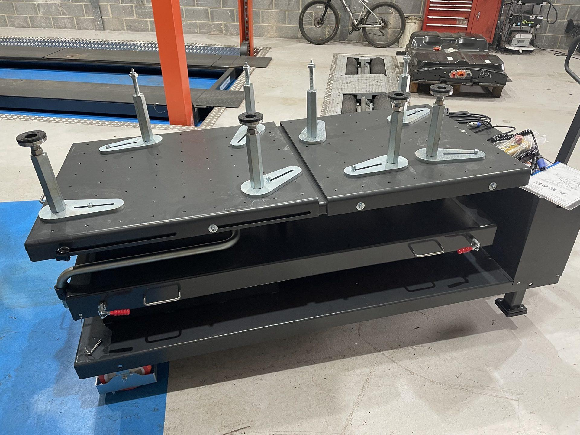 Стол подъемный г.п. 1,2 т. Everlift MS12M